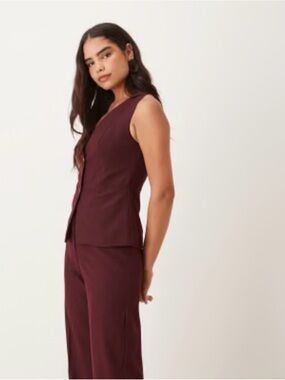 Suzy Shier Burgundy Tailored Longline Vest Capsule Wardrobe Size S